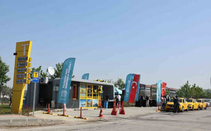 Üçevler’de modern taksi durağı hizmete açıldı