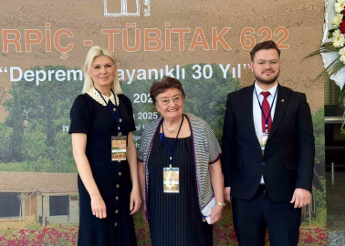 Başkan Subaşı düzenlenen konferansta kerpiç mimarisi hakkında konuştu