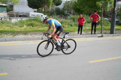 Türkiye Bisiklet Federasyonu Türkiye Kupası 3. Etap Yol Yarışları, Edremit’te başladı