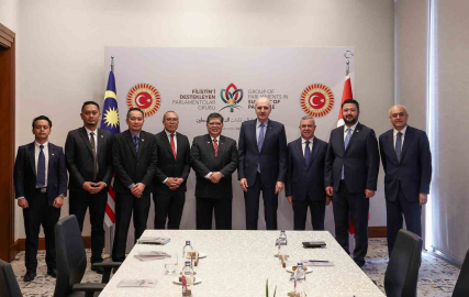 TBMM Başkanı Kurtulmuş, Malezya Temsilciler Meclisi Başkanı Abdul ile bir araya geldi