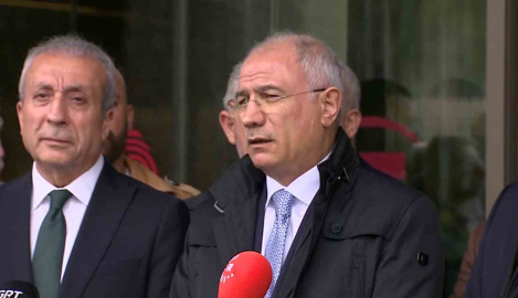 AK Parti Genel Başkan Vekili Efkan Ala Sırrı Süreyya Önder’i hastanede ziyaret etti