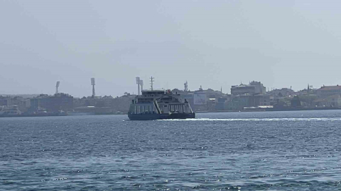 Çanakkale Boğazı’nda sis etkisini yitirdi, feribot seferleri tekrar başladı