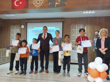 Burhaniye’de Türkiye Akıl ve Zeka Oyunları Ödül Töreni heyecanı