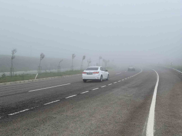 Tekirdağ’da yoğun sis sürücülere zor anlar yaşattı