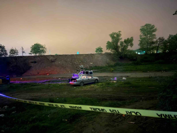Dere kenarında çıkan kavgada biri emekli polis, iki kişi silahla vurularak yaralandı