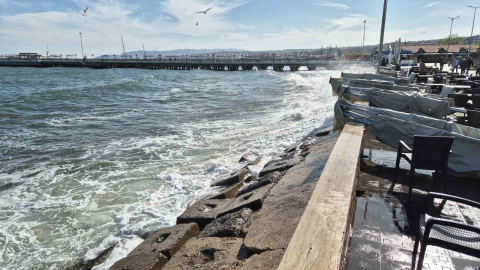 Marmara Denizi’nde şiddetli poyraz: Deniz ulaşımı aksadı