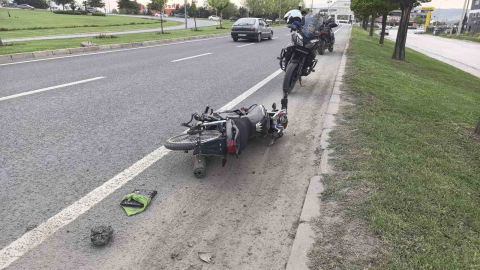 Polisten kaçan motosikletli kazaya karıştı, yaralanan sürücü ehliyetsiz çıktı