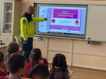 Kırklareli’nde öğrencilere trafik eğitimi