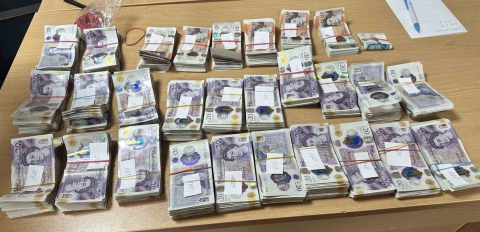 Tırın havalandırma kanalındaki 50 bin İngiliz sterlin komşuya kaldı