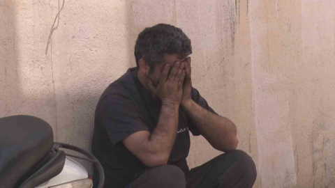 Ataşehir’de tamirhanede otomobil alev alev yandı, dükkan sahibi gözyaşlarına boğuldu