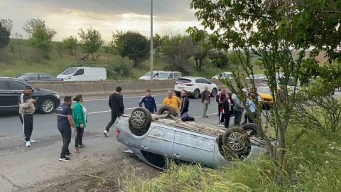 Takla atan otomobilden emniyet kemeri sayesinde yara almadan çıktı