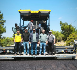 Ayvacık’ta sıcak asfalt çalışmaları başladı