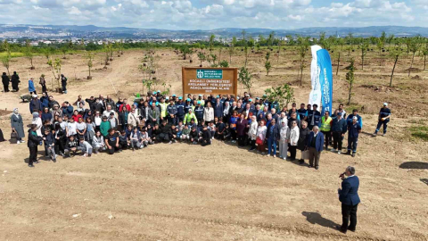 Öğrenciler gelecekler için fidan dikti