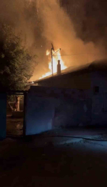 Bursa’da ahır alevlere teslim oldu