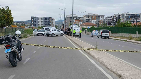 Boşanma aşamasındaki eşini kafasından silahla vurarak öldürdü