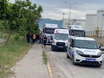 Tır sürücüsü araçta asılı halde ölü bulundu