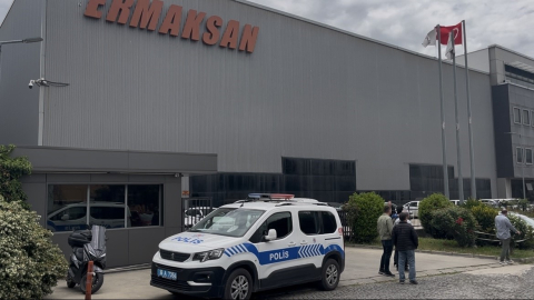 İş makinesinin altında kalan işçi hayatını kaybetti