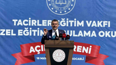 Bakan Tekin: "Türkiye, neredeyse tüm dersliklerinde akıllı tahta bulunduran dünyadaki tek ülke konumunda"