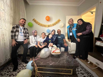 Esenyurt’ta özel çocuklara doğum günü sürprizi