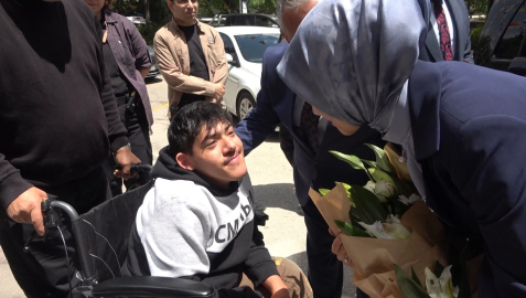 Bakan Mahinur Özdemir Göktaş’tan, özel gereksinimli Abdullah’a yakın ilgi