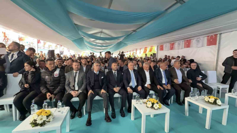 Bakan Bak: "Türkiye’de son 23 yılda spor tesisleri devrimi yaşanmaktadır"