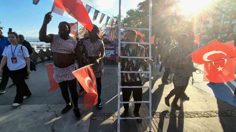 Tekirdağ’da 19 Mayıs coşkusu: Kenya ve Etiyopyalı dansçılardan renkli gösteri