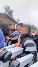 Hayvan barınağında gergin anlar