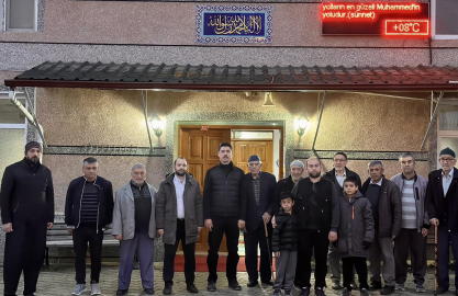 Kaymakam Kahraman, sabah namazında vatandaşlarla buluştu