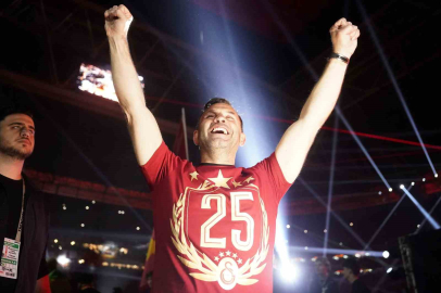 Okan Buruk üst üste 3, toplamda 4. kez şampiyon yaptı