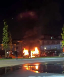 Hafif ticari araç alev topuna döndü