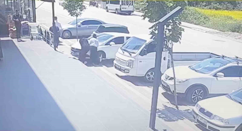 Park edilmek istenen otomobilin çarptığı öğrenci ağır yaralandı