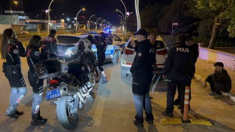 Edirne’de dur ihtarına uymayan ehliyetsiz sürücü polisi alarma geçirdi