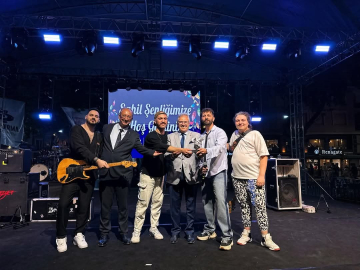 Bandırma Sahil Şenlikleri renkli görüntülerle başladı