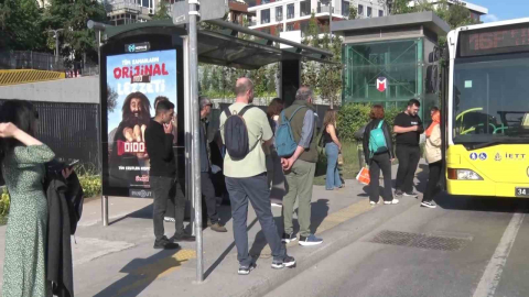 İBB’den alacaklarını tahsil edemeyen Özel Halk Otobüsleri kontak kapama eylemi gerçekleştirdi