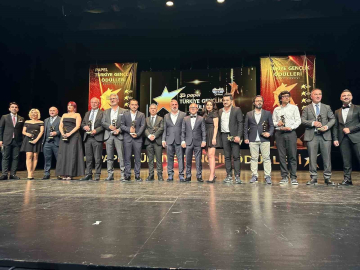 Gençlik Ödülü Başkan Yasin Yıldız’a verildi