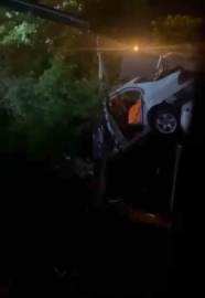 Bursa’da kontrolden çıkan otomobil bahçeye uçtu : 1 yaralı