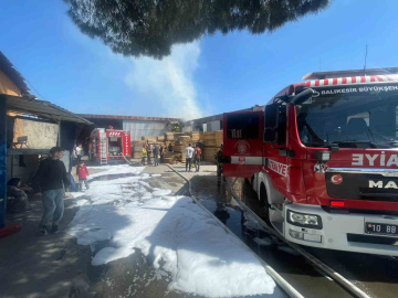 Balıkesir’de mobilya atölyesinde korkutan yangın