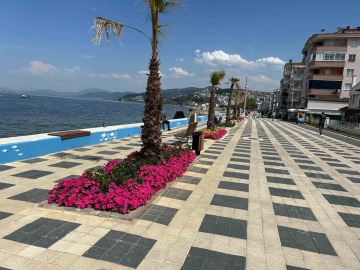 Bursa çiçek bahçesine dönüşüyor