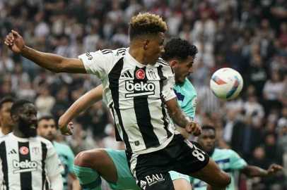 Trendyol Süper Lig: Beşiktaş: 0 - Çaykur Rizespor: 0 (İlk yarı)
