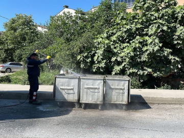 Silivri Belediyesi yaz aylarına yönelik konteyner dezenfeksiyon çalışmalarını yoğunlaştırdı