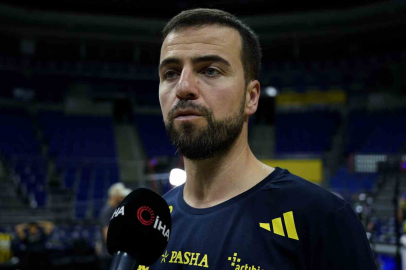 Melih Mahmutoğlu: "Avrupa’nın en iyi basketbolunu oynayarak şampiyonluğu hak ettik"