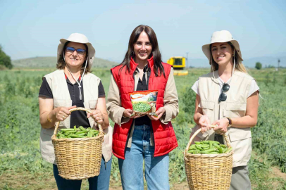 Tarımın Kadın Yıldızları’nın emeğiyle SuperFresh "Ege’den Hasat Bezelye"