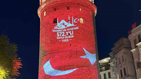 Galata Kulesi’nde İstanbul’un fethine özel ışık gösterisi