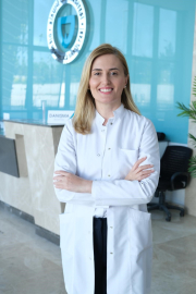 Sigara her nefeste dişleri içten çürütüyor