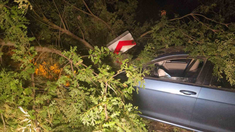 Motosiklet ile otomobil çarpıştı: 1 yaralı