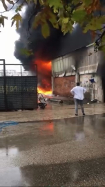 Geri dönüşüm atölyesi ateş topuna döndü