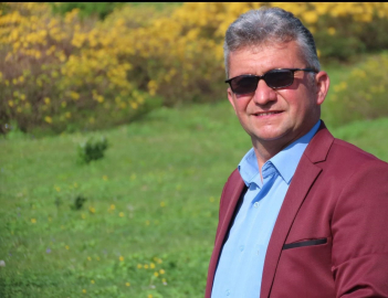 Gemlik’te sahnede kalp krizi geçiren Giresunlu sanatçı hayatını kaybetti