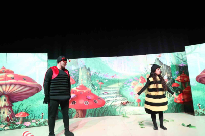 Minikler, "Beneksiz Böcek Uğur" ile keyifli anlar yaşadı