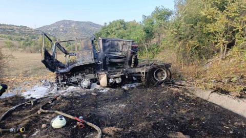 Kaza yapan tır yanarak kül oldu