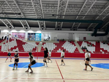 Bozüyük’te gençler voleybol sahasında buluştu